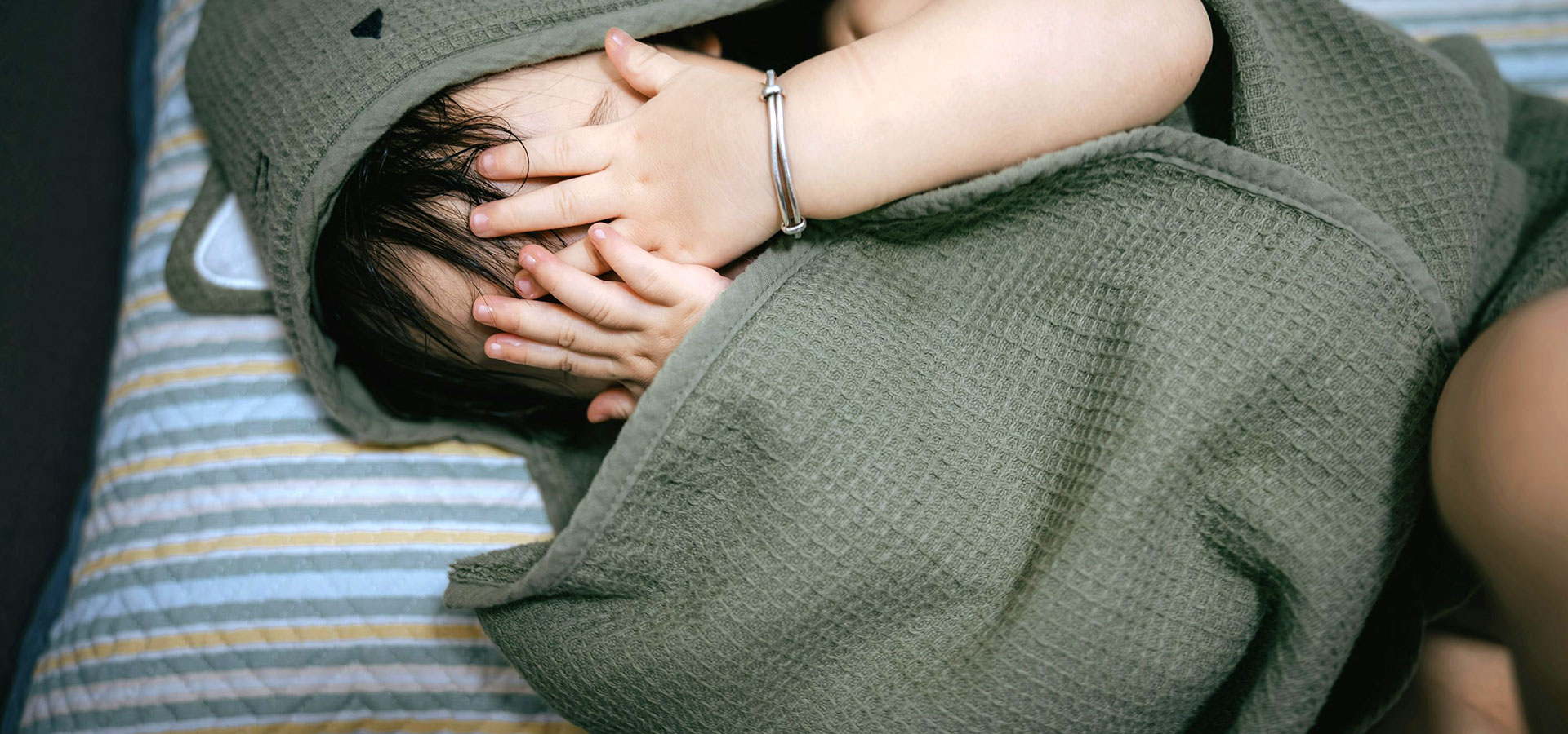 Trianshya Living slide